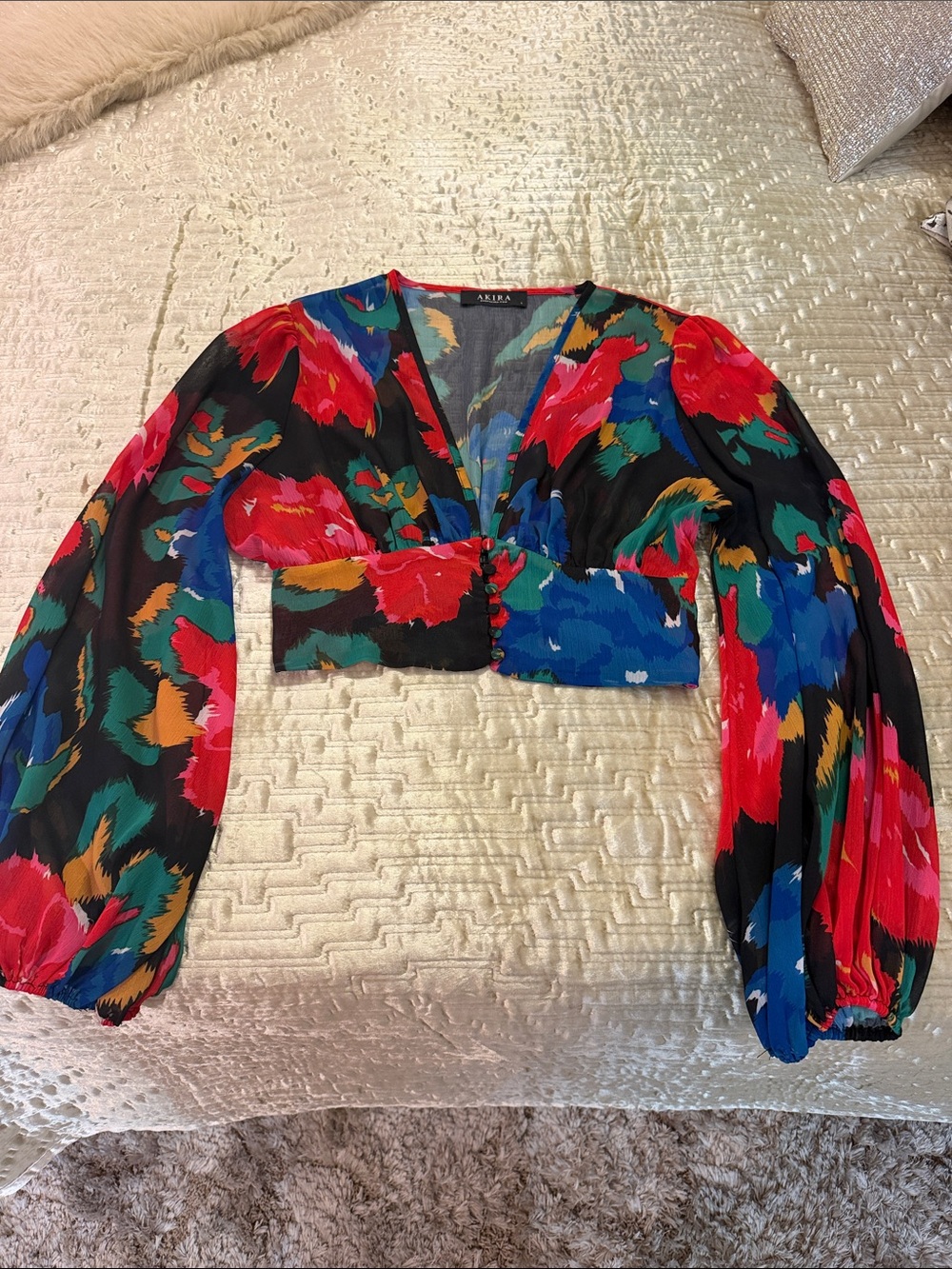 AKIRA Black Multi Floral V-Neck Cropped Button Front Blouse